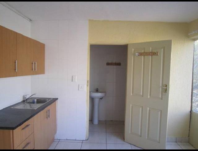 1 BEDROOM PROPERTY TO RENT IN ARCADIA